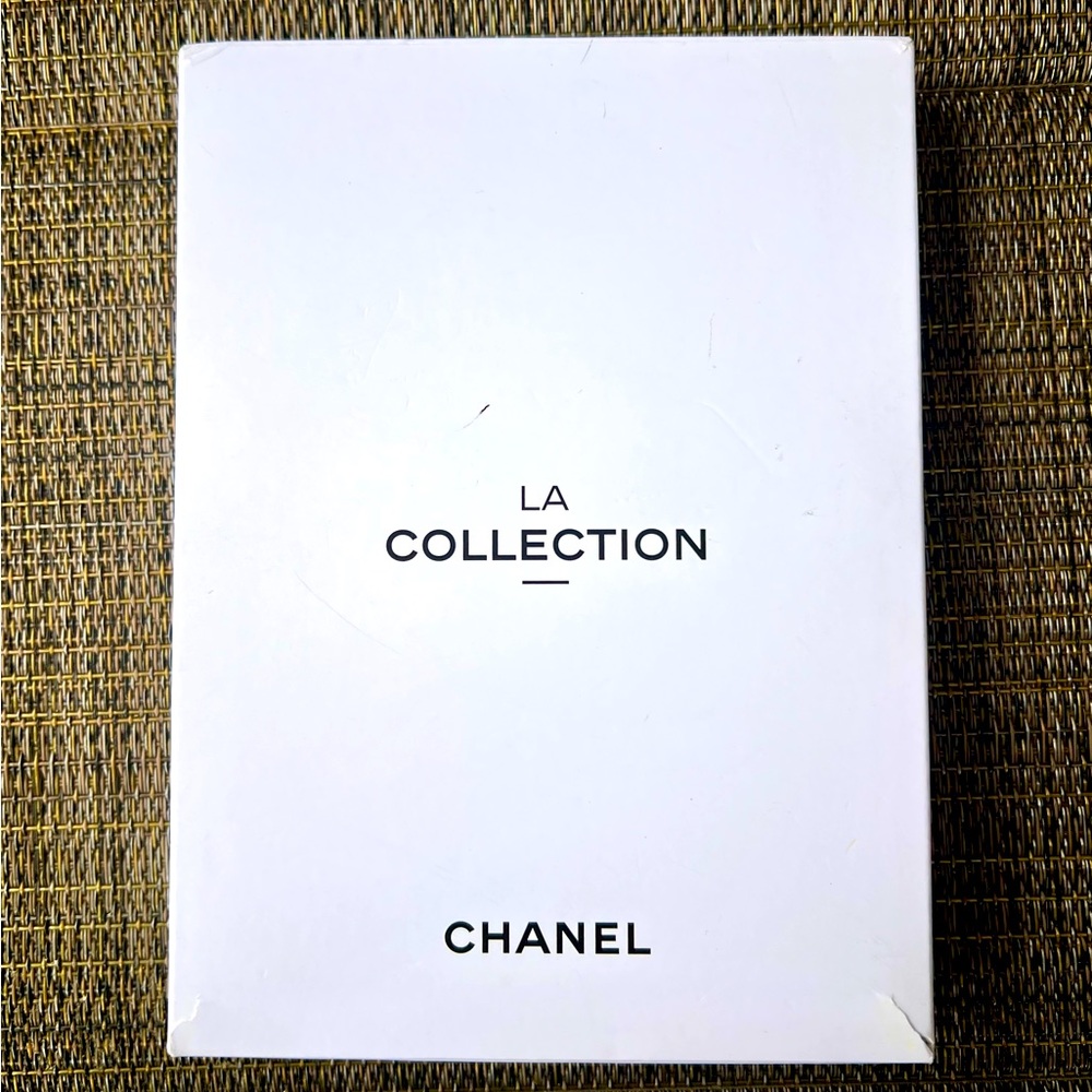 Chanel La Collection Sticky note Notebook NEW in Box **REASONABLE OFFERS ONLY**